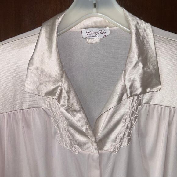 Vintage Vanity Fair Nylon Robe Womens Medium Cream Button Sheer Silky USA - Picture 3 of 9